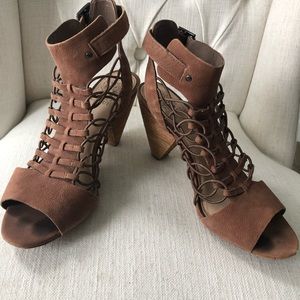 Vince Camuto leather sandal